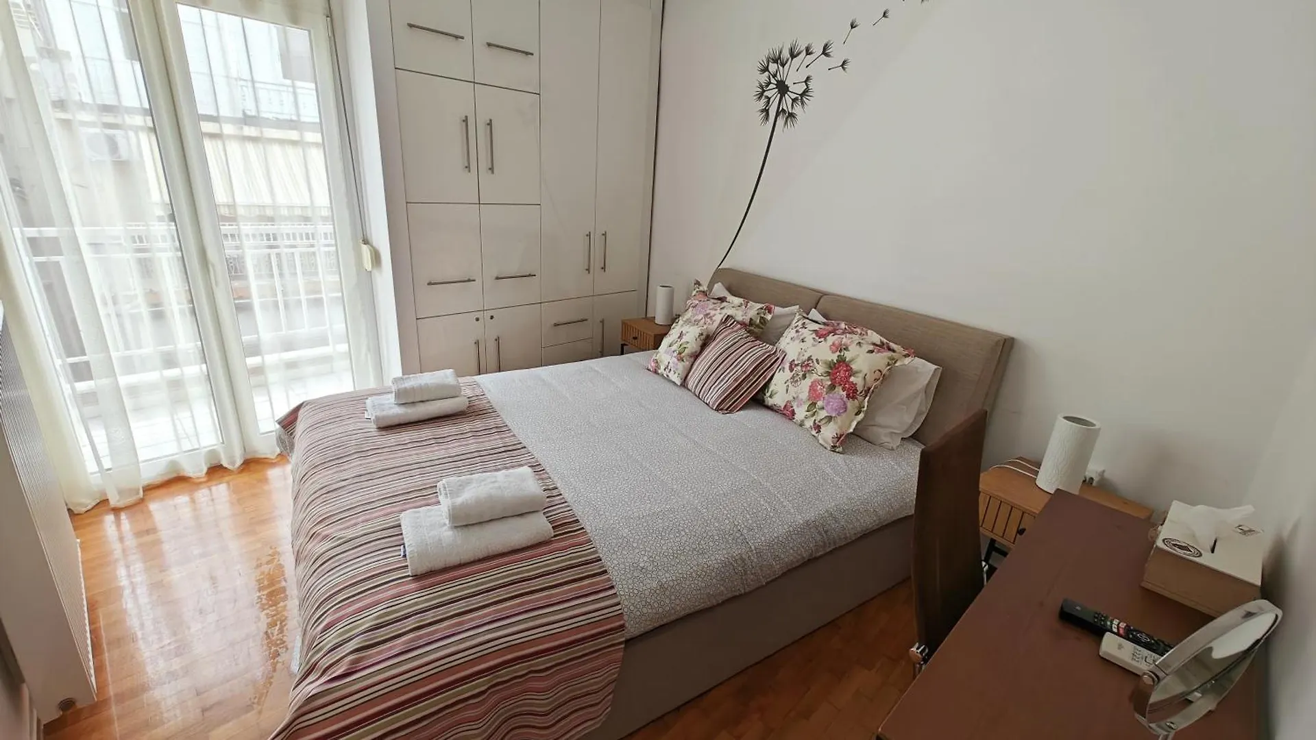 Apartment Think Home, Exploring The Center Of Thessaloniki